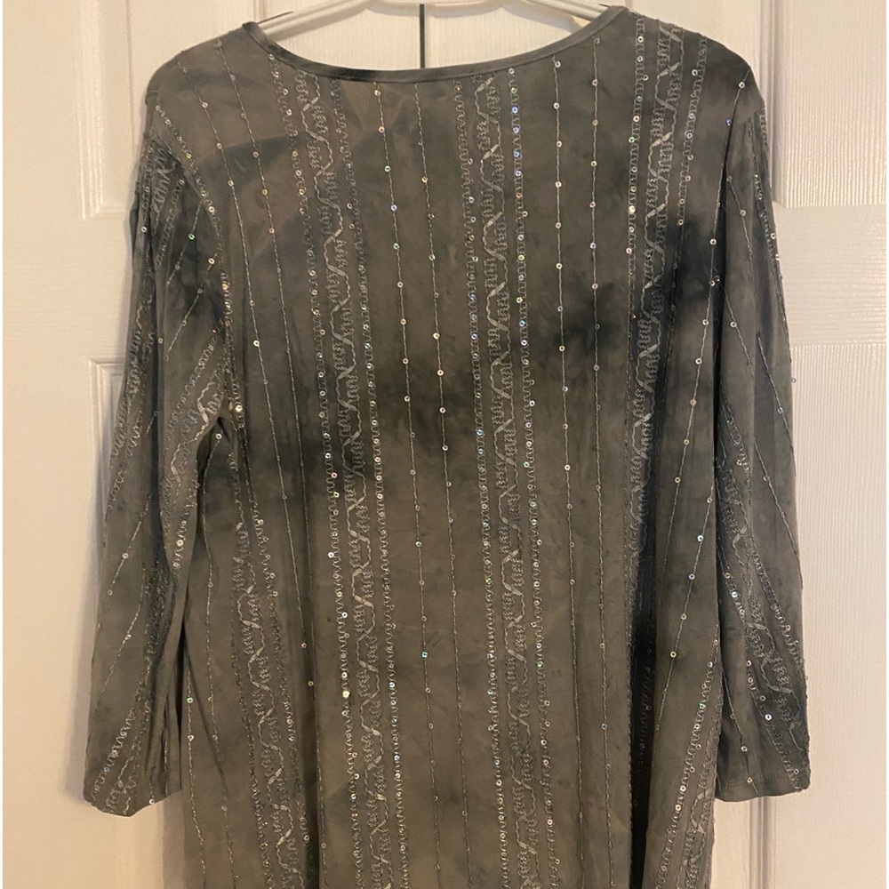 Gray with sequins 3/4 sleeve tunic top